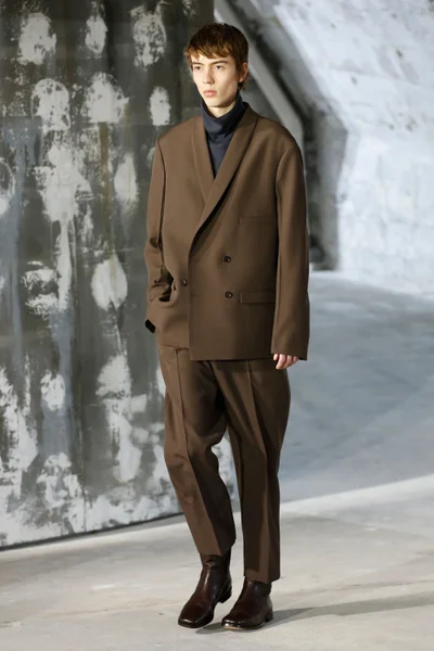 Look 17